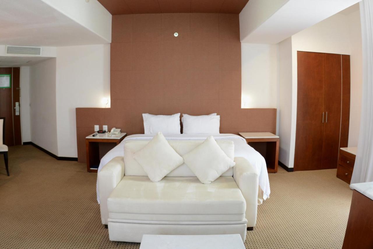 Hotel & Suites Bel Air Business Саламанка Екстериор снимка