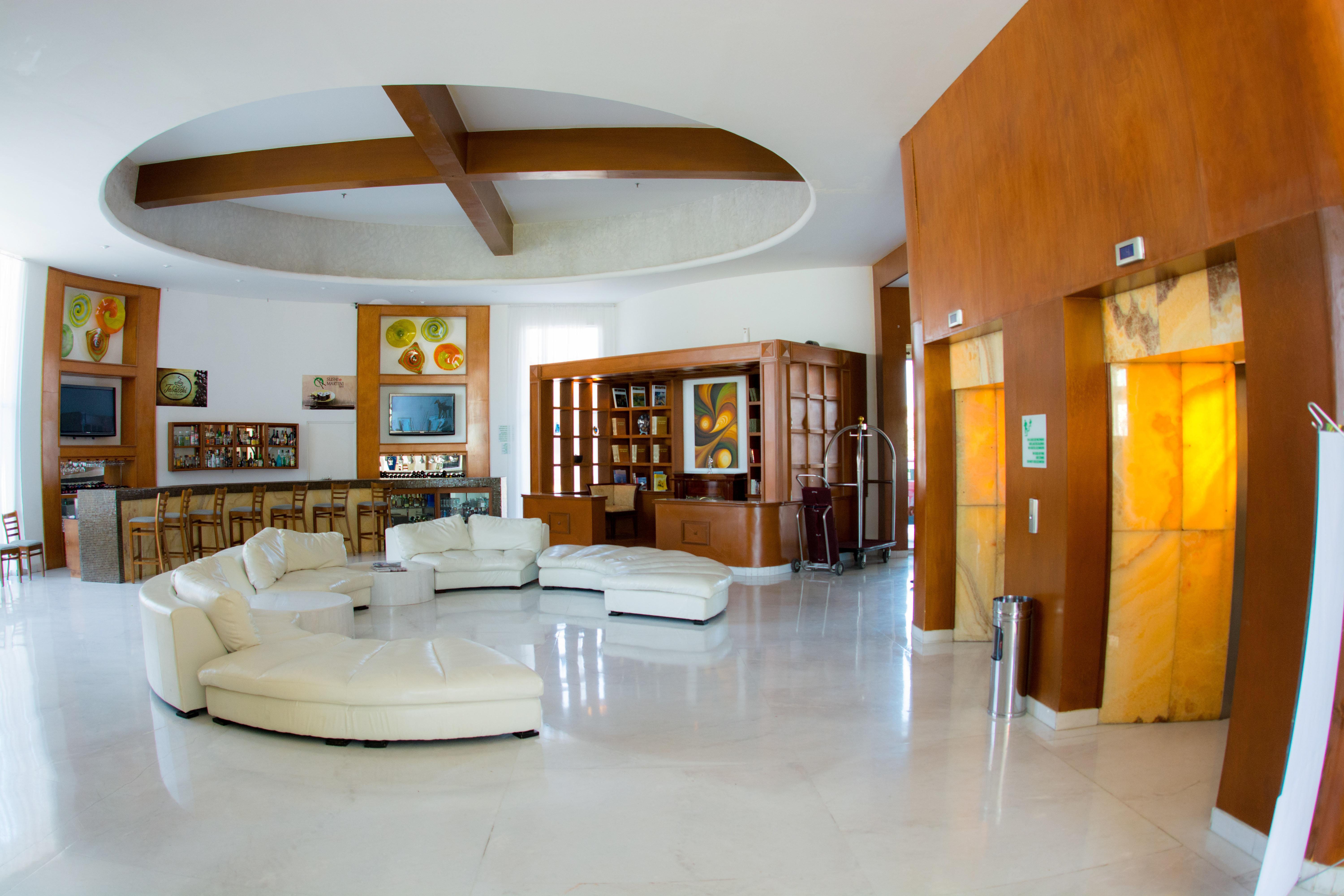 Hotel & Suites Bel Air Business Саламанка Екстериор снимка