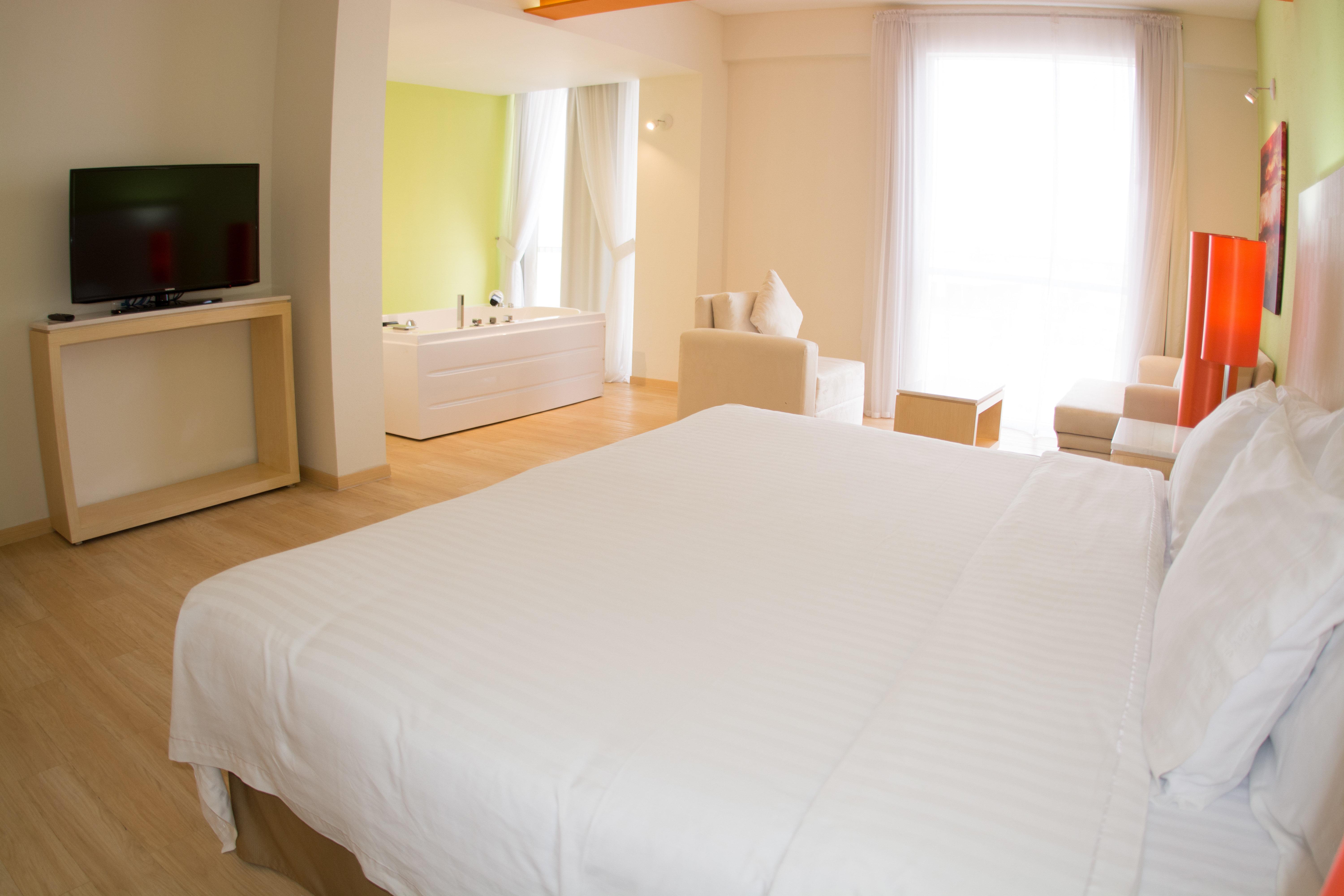 Hotel & Suites Bel Air Business Саламанка Екстериор снимка